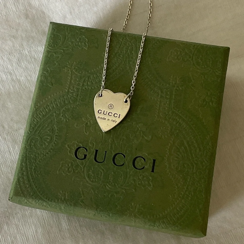 Gucci Heart Pendant Necklace - Picture 3 of 7